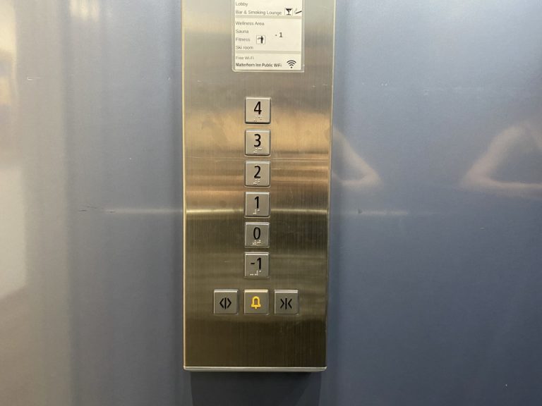 エレベーター階数ボタン2