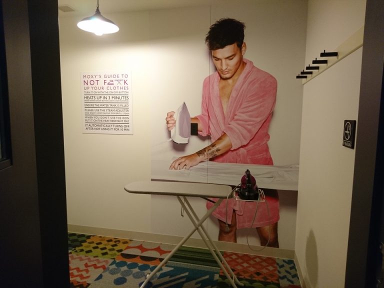 各階にアイロン部屋