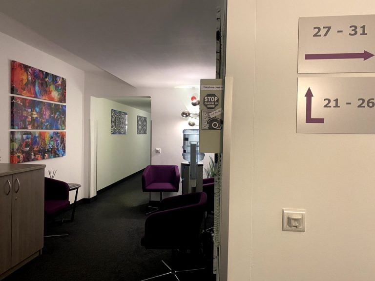 エレベータホールフロント階&客室階1