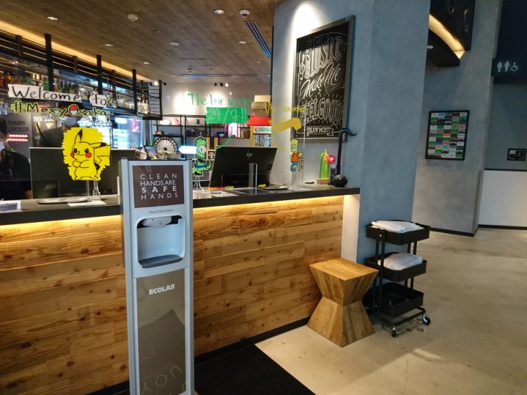 フロントカウンター