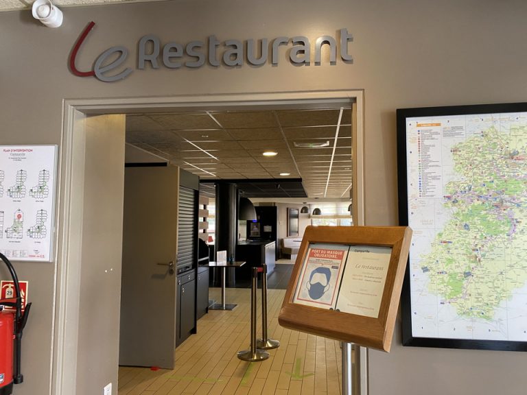 レストラン入口