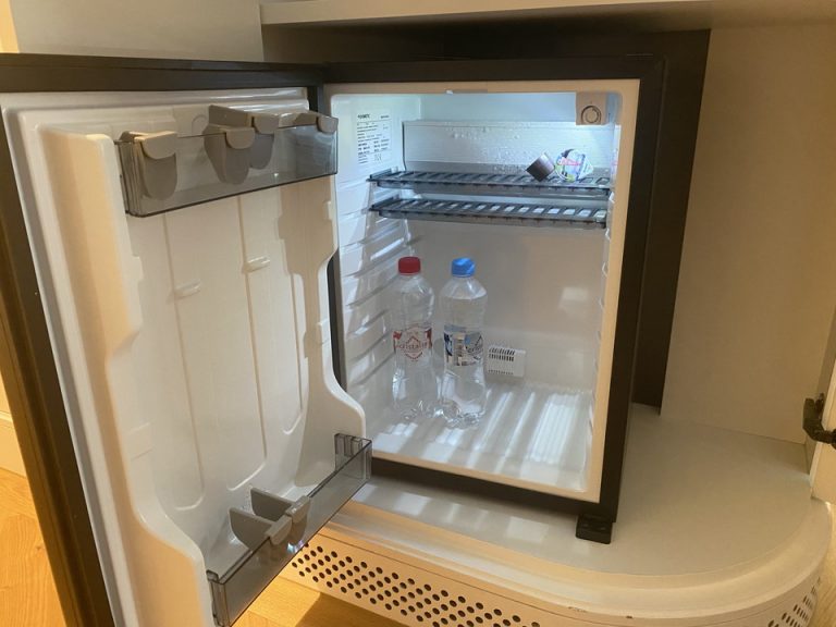 冷蔵庫(開けた状態)2