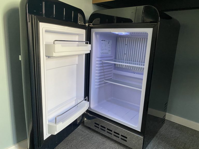 冷蔵庫(開けた状態)2