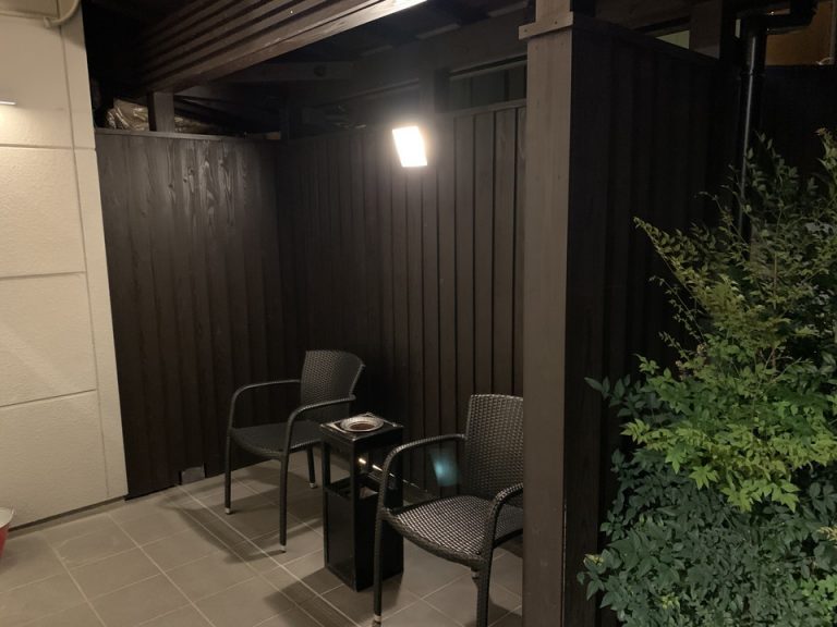 本館横 喫煙スペース