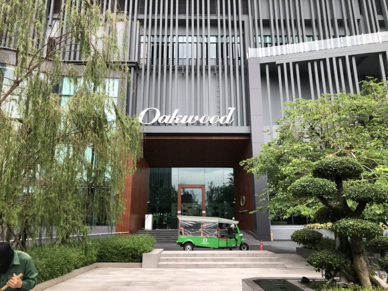 エントランス外観