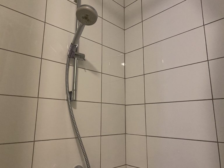 シャワー2