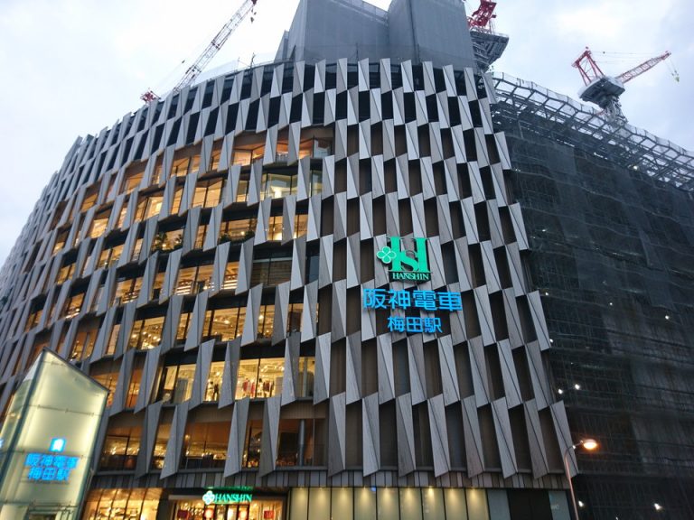 阪神電車と阪神百貨店