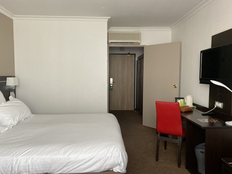 客室全体(入口方向)2