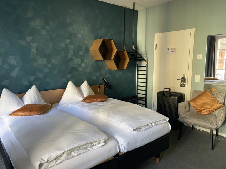 客室全体(入口方向)2