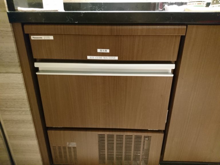 2階ロビーラウンジの製氷機