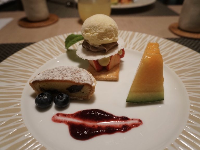 夕食(デザート盛り合わせ)