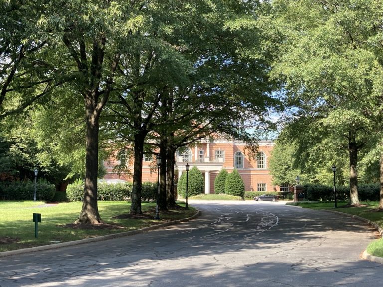 ホテル外観全体