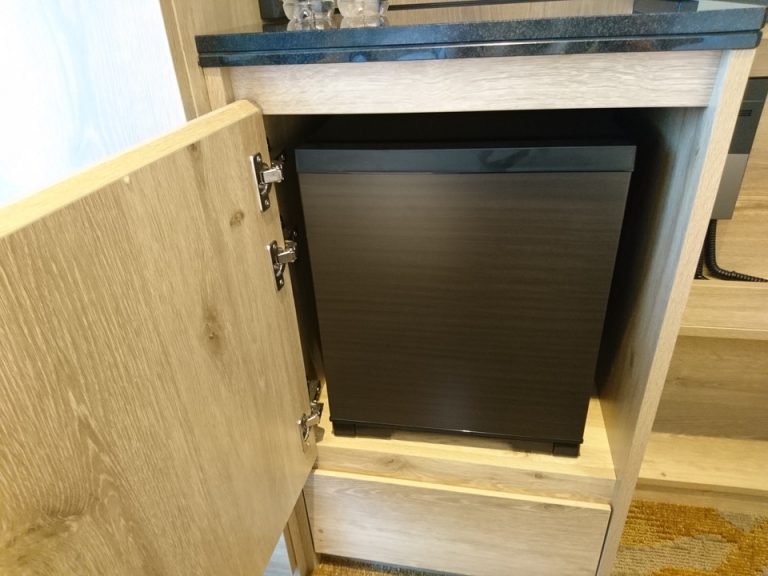 冷蔵庫(閉じた状態)