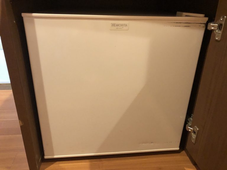 冷蔵庫閉じた状態