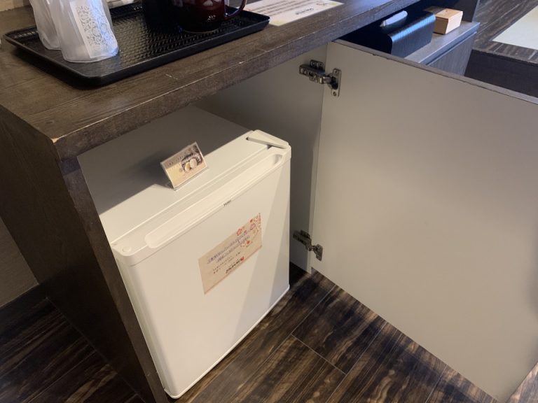 冷蔵庫(閉めた状態)