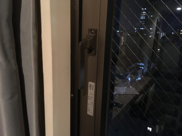 窓3