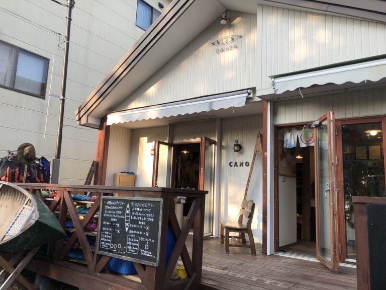 温泉街レンタルカヌー1