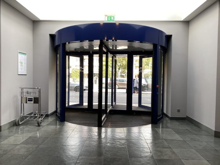 エントランス内観2