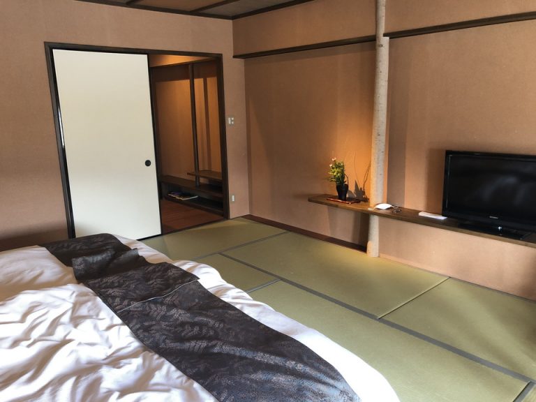 客室全体一口方向、内観ドア