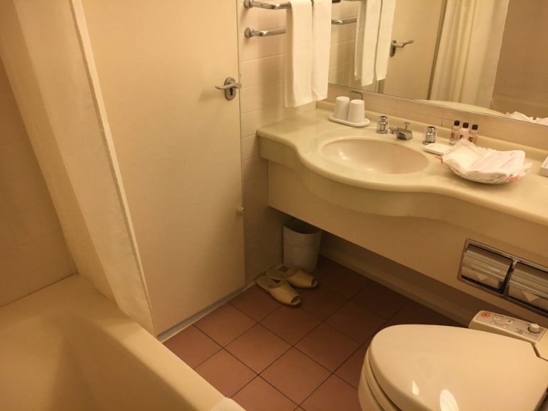 バスルーム内から入口