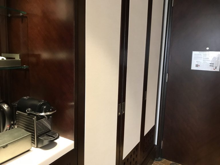 クローゼット外観、閉じた状態です。