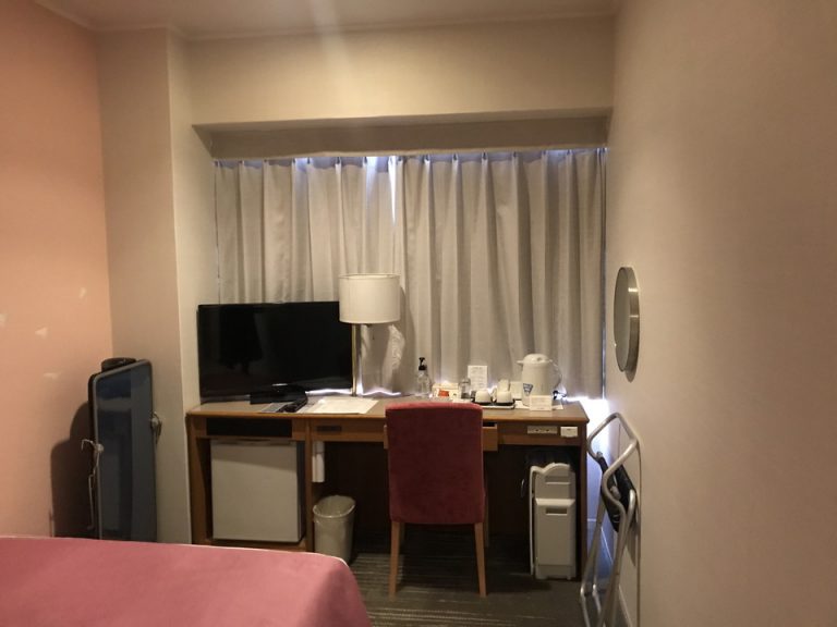 部屋入口から