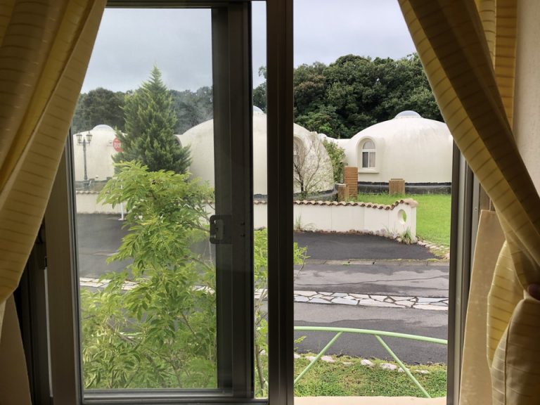 小窓から見える景色 外から見る景色とほぼ同じです