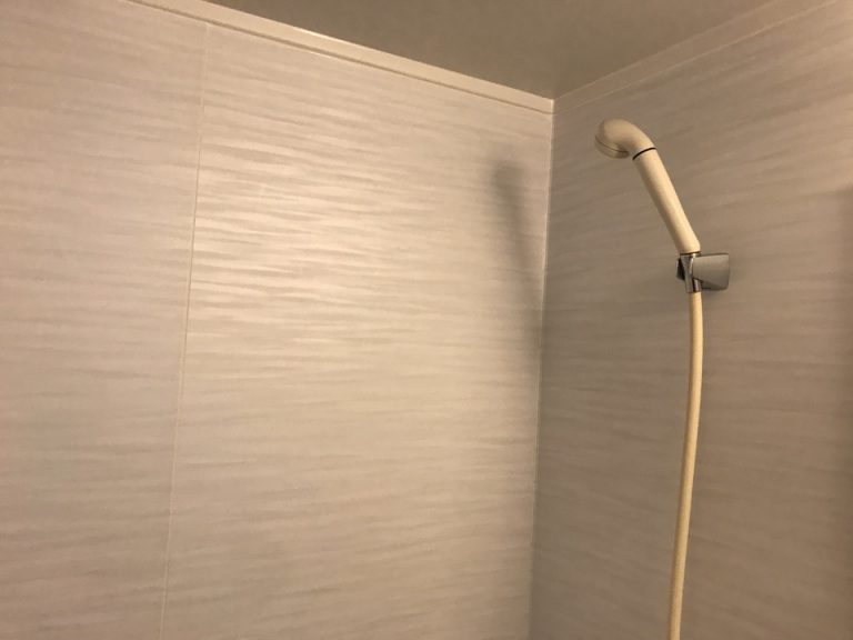 風呂場シャワー