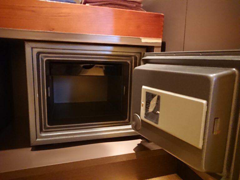 セーフティーボックス(開けた状態)