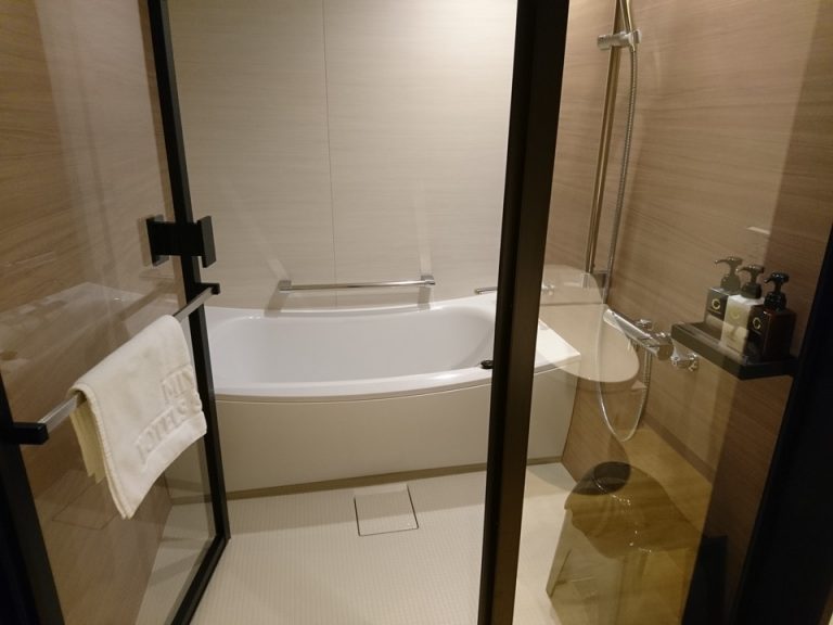 バスルーム全体