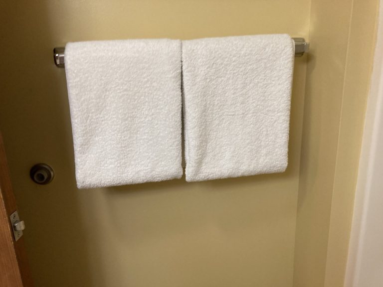 バスルーム内顔タオル