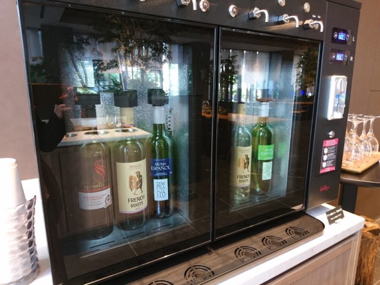 有料ワイン(プレミアムフロア利用者は無料)