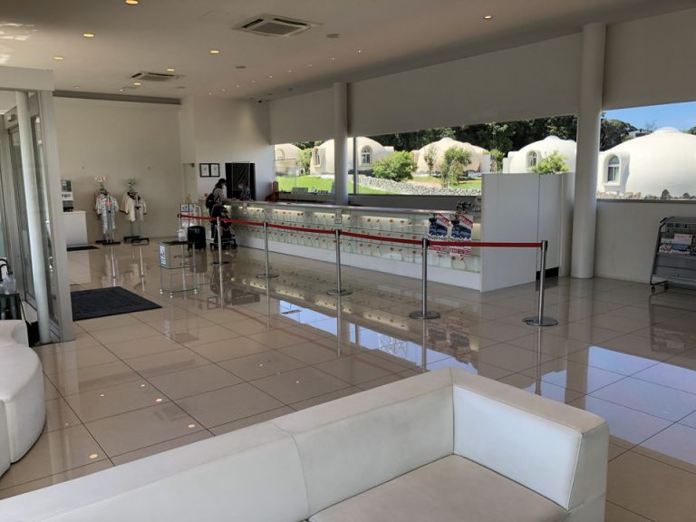 開放感のあるフロント(1)