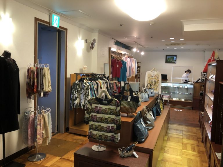 スーベニアショップ B1F(1)