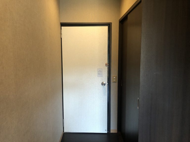 客室内館ドア