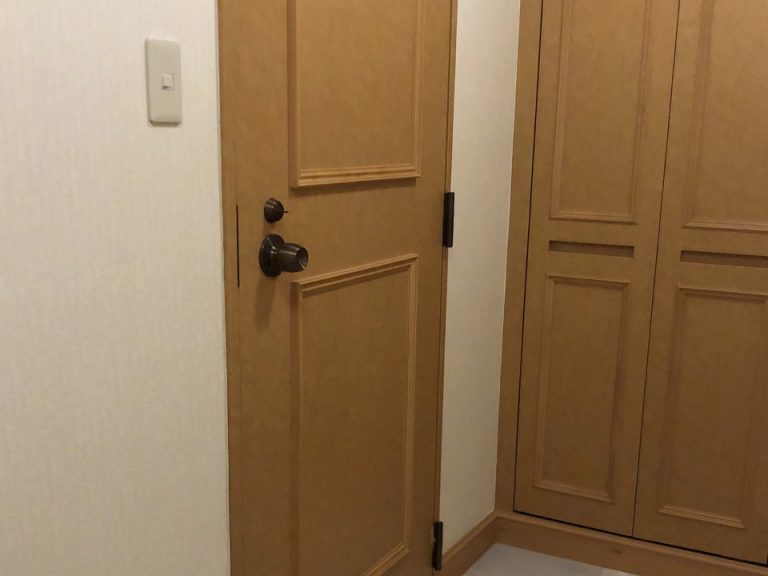 玄関ドア