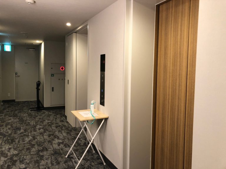 客室階エレベーターホール