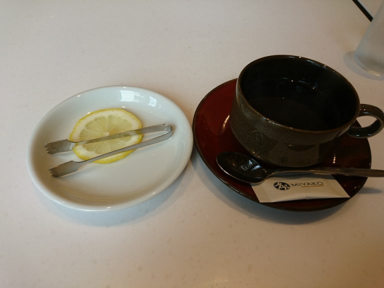 食後にコーヒーか紅茶がつきます