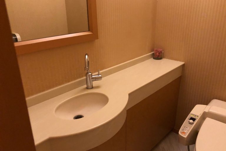 トイレ横