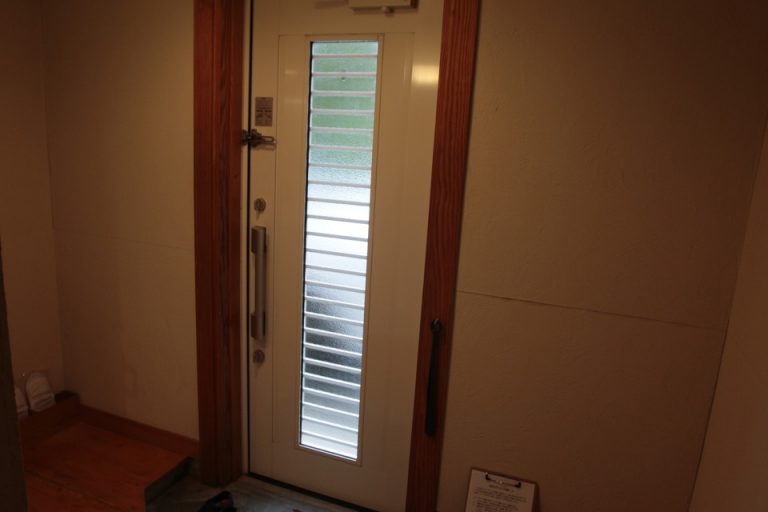 エントランス内観