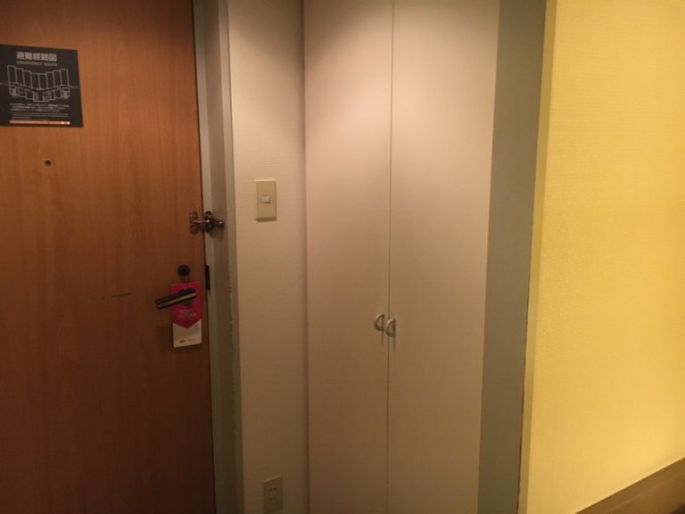 クローゼット(閉じた状態)