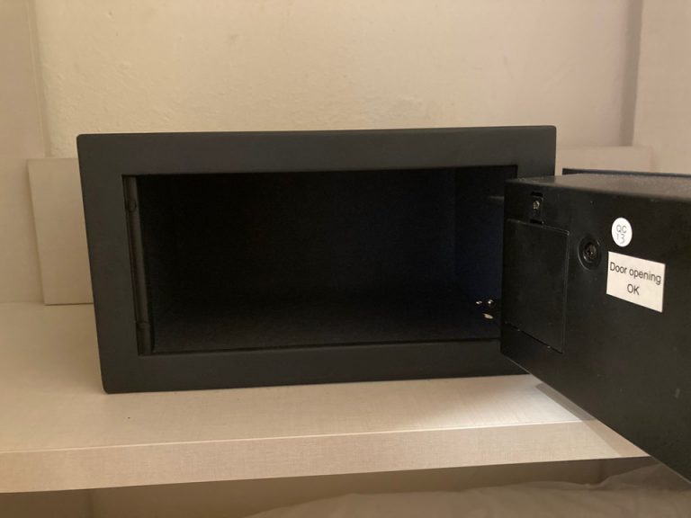 金庫(開けた状態)