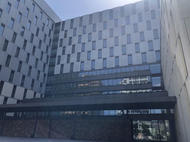 外観(正面エントランス)(1)