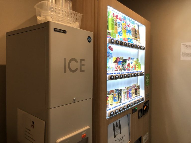 製氷機と自販機