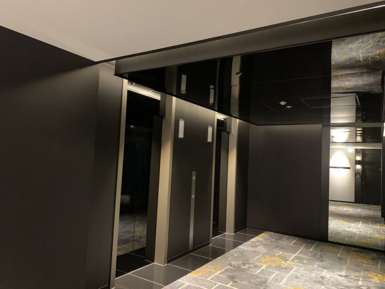 客室前 エレベーターホール