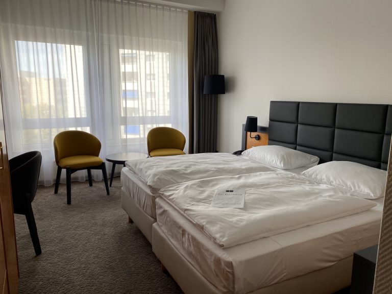 客室全体(窓際方向)1