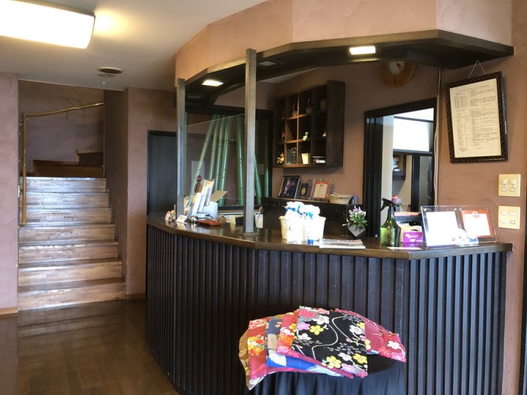 フロント全体・フロントカウンター