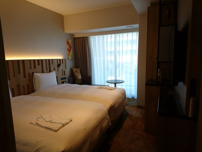 客室全体窓際方向