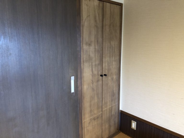 クローゼット外観(閉じた状態)