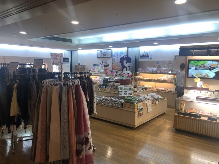 ショップ内観(1)